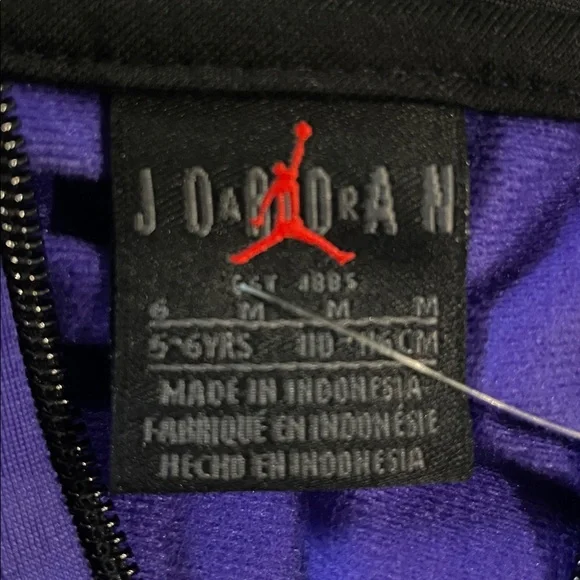 NEW! PURPLE & BLACK JORDAN 2-PIECE ZIP-UP & SWEATPANTS SET. SIZE 6. BOYS. - Picture 10 of 11